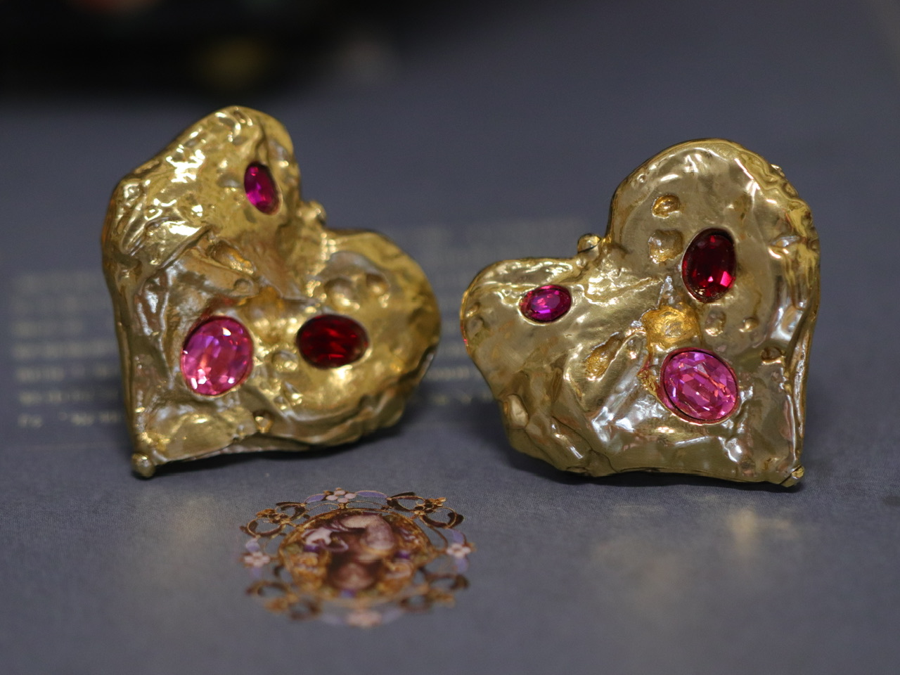 ③.粉彩宝曲奇桃心饼干·巴洛克风or野兽派；经典YSl大耳环（20190213）