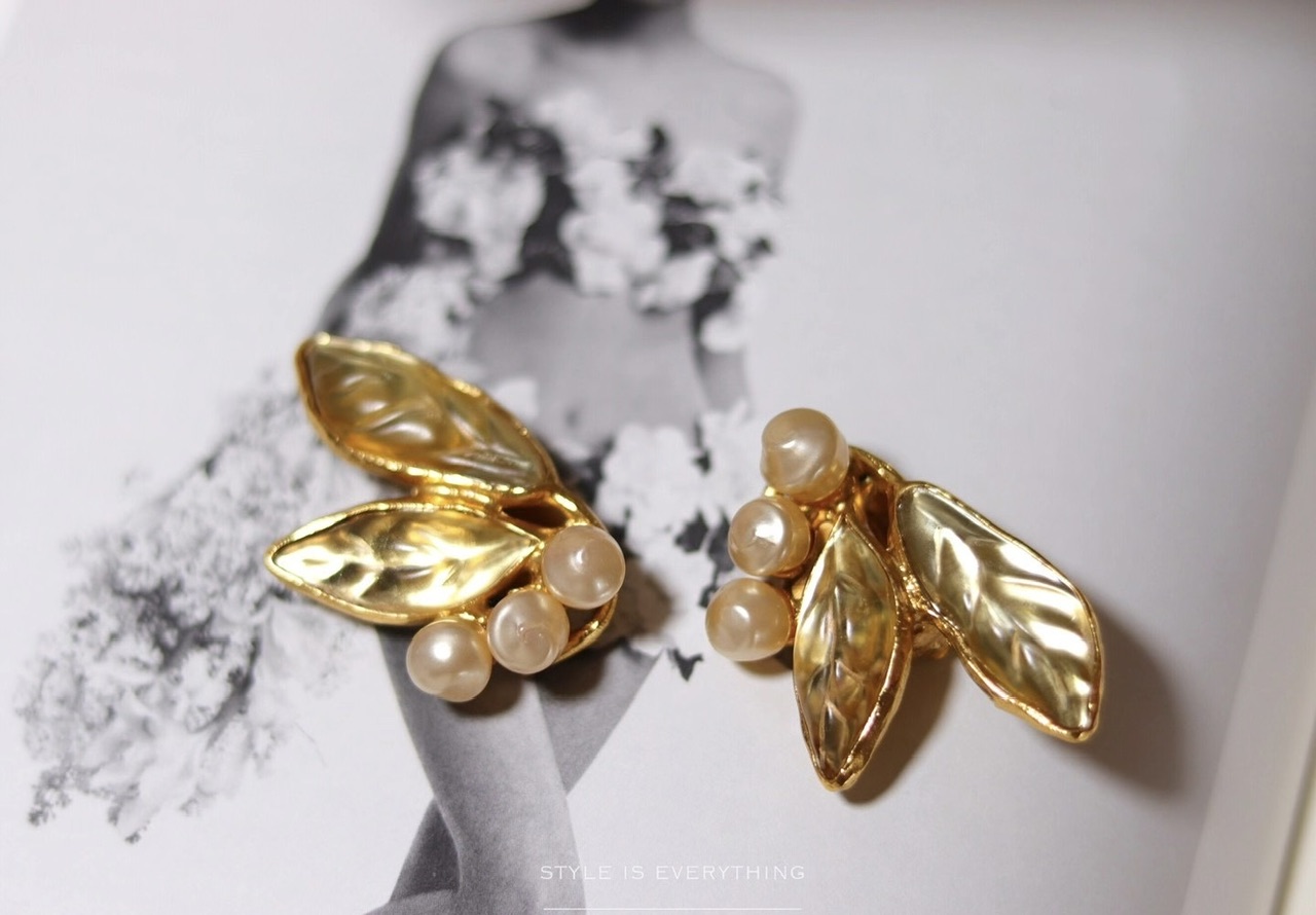 ③.小精灵·叶子翅膀·珍珠露珠耳环；80年代Kenzo Paris；métal/résine镀金/树脂（20210315）