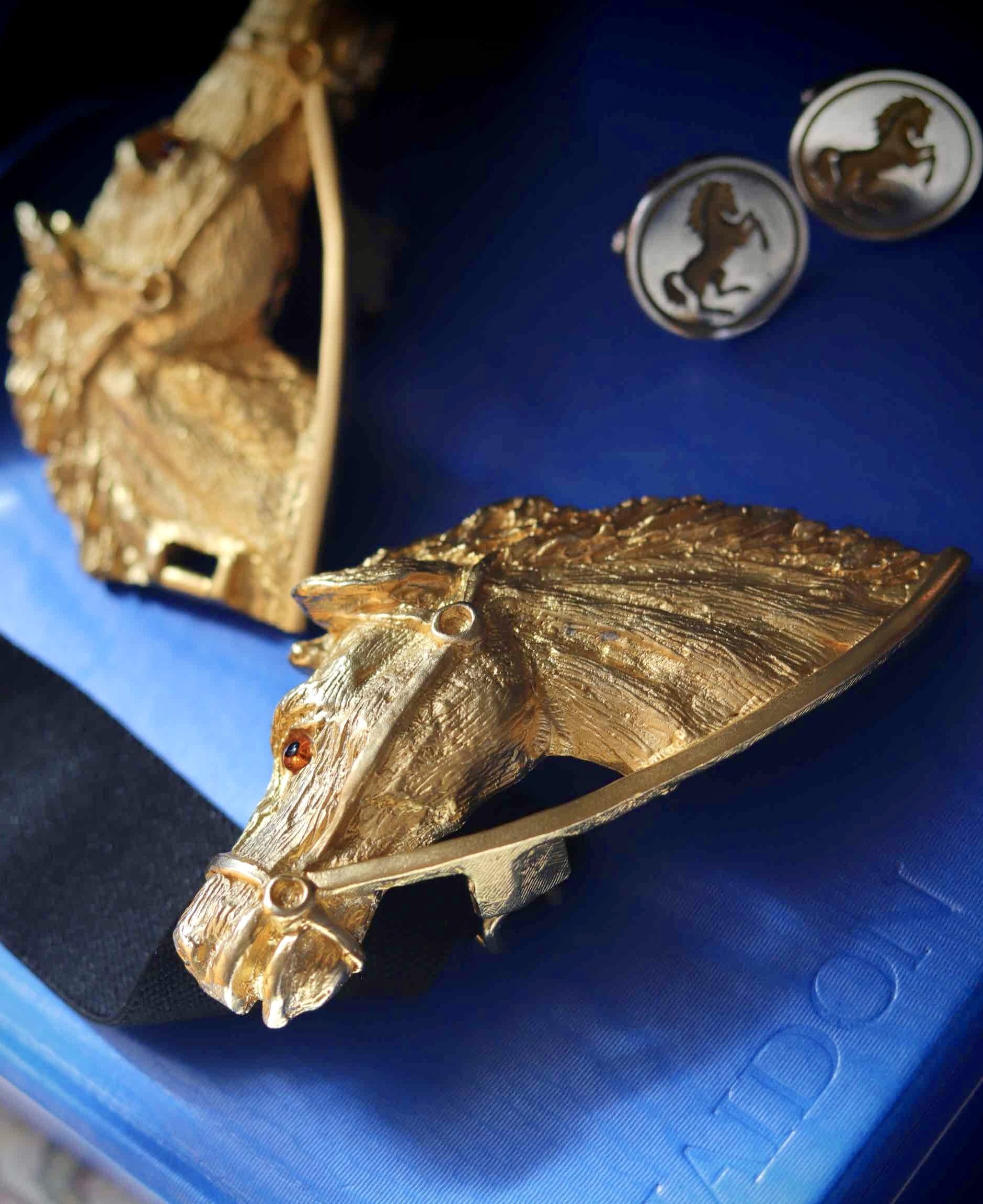 ①.「双马头」超写生·细节满满·90s复古动物庄园主题·皮带腰带扣；镀金/琉璃眼睛；15.88×6.35cm；成色如图-佳近乎全新，似未使用过；印记: MIMI DI N 1992；自然主义（20190329）